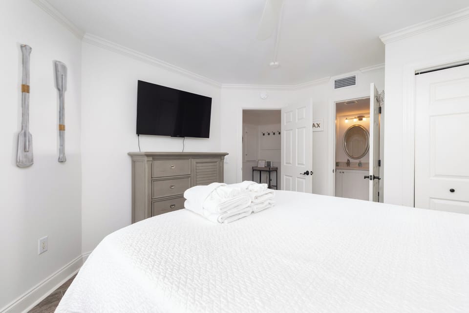 Downstairs Queen Bedroom