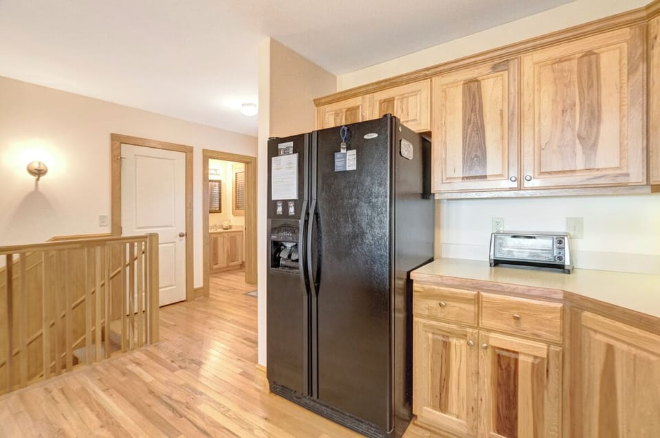 Kitchen--- Granite Counter-tops