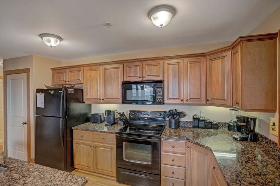 Kitchen--- Granite Counter-tops