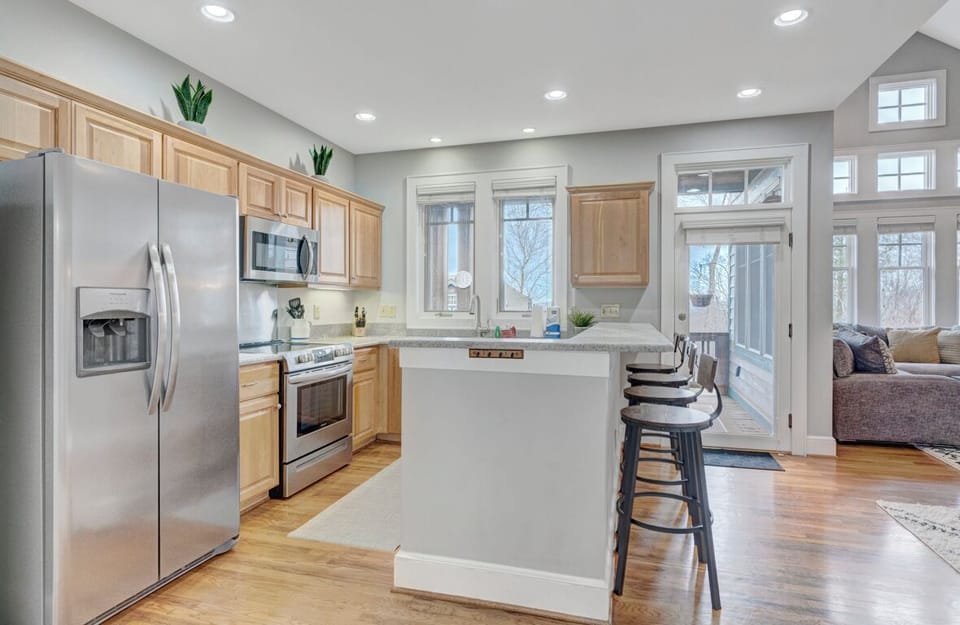 Kitchen--- Granite Counter-tops, Stainless Steel