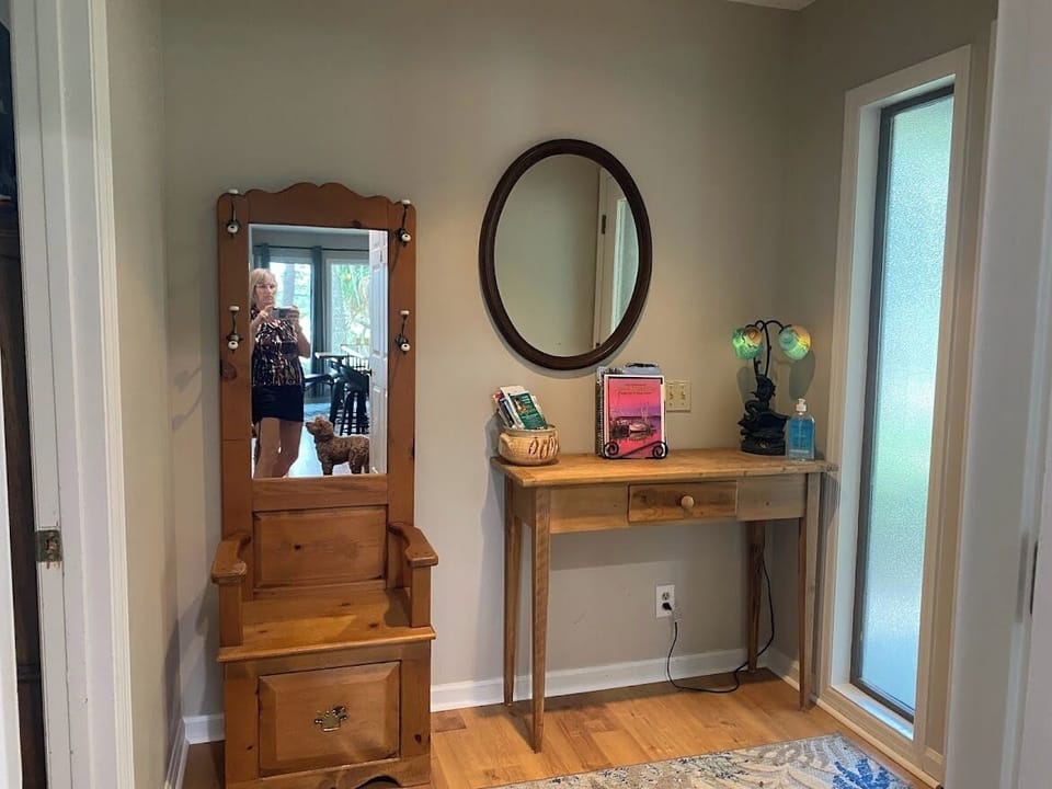 Foyer with complimentary pass to Hunting Island beach. Surf board and beach toys