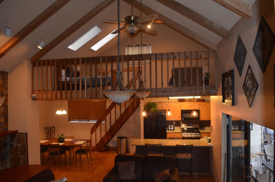 Loft sleeps 2 in 2 twin beds