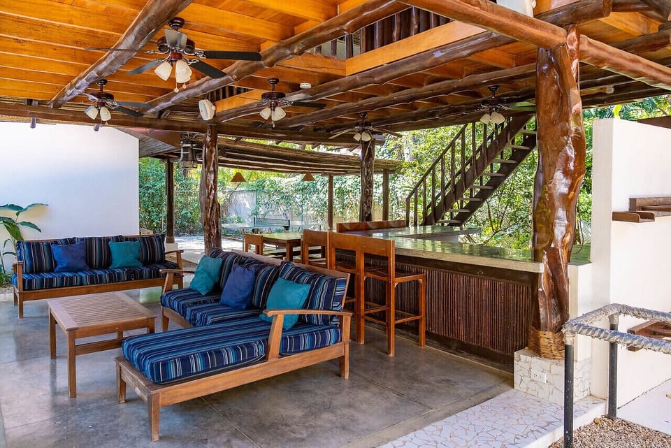 Lounge seating, dining table or at the bar, it's all about being outdoors :)   