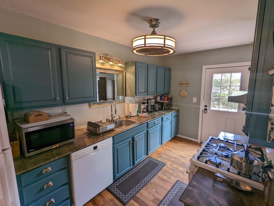 Kitchen-gas stove and dish washer