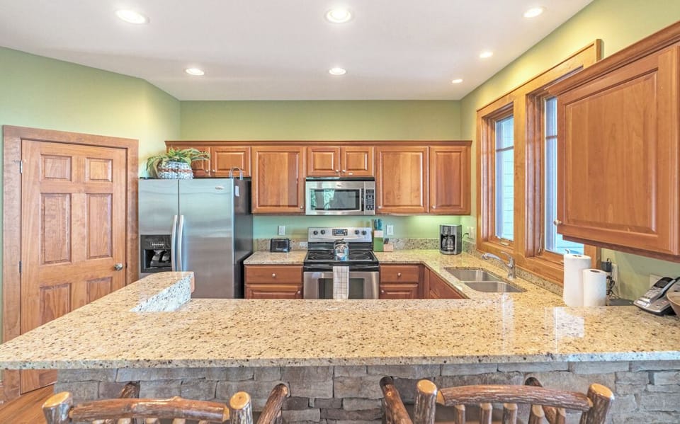 Kitchen--- Granite Counter-tops, Stainless Steel