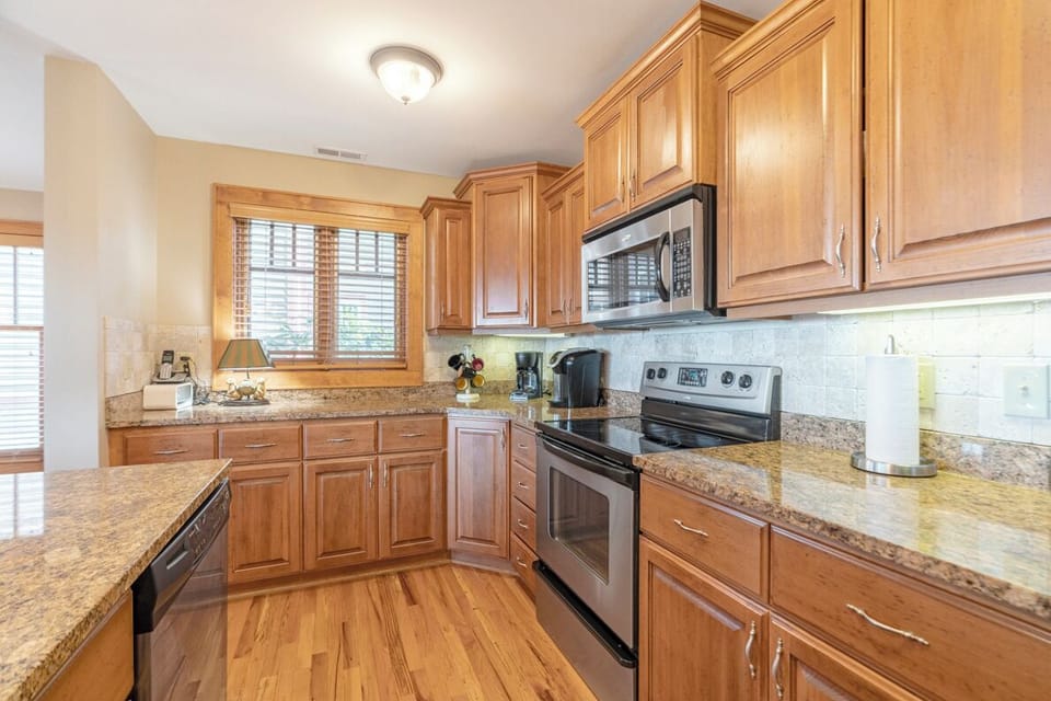 Kitchen--- Granite Counter-tops, Stainless Steel