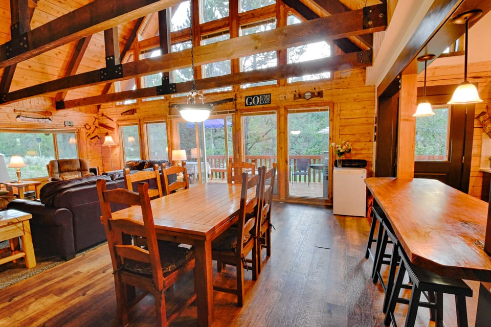 Dining room and the table extends on both ends and we have more chairs for 10.