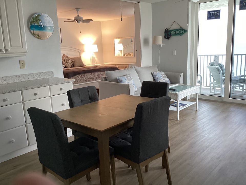 Kitchen with new table & chairs