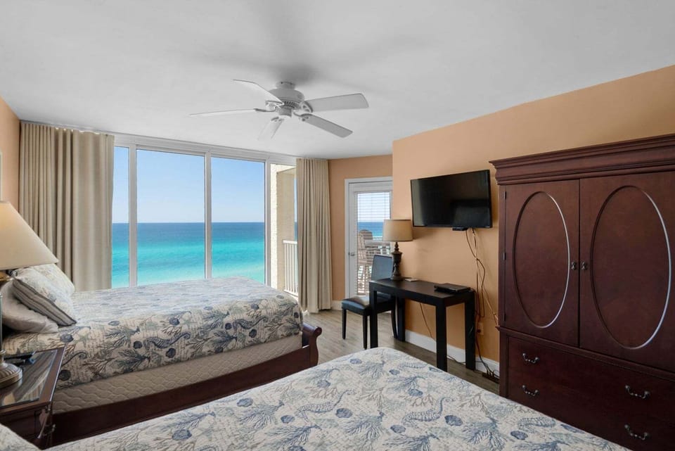 Guest bedroom