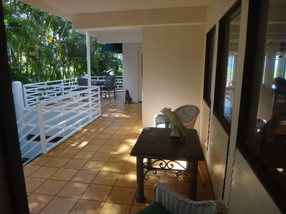 Entry Lanai
