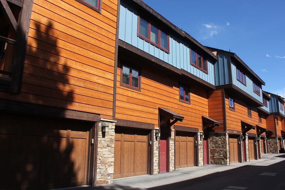 Walk from here to the Snowflake lift, easy to ski in for lunch and walk to town.