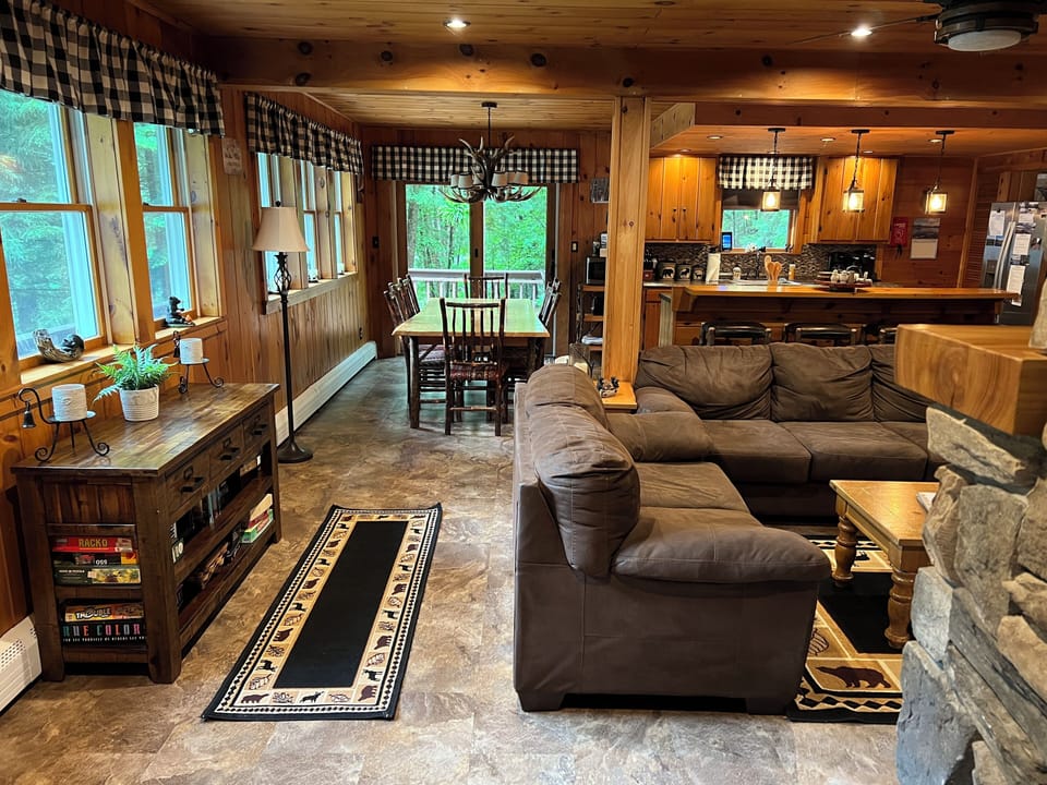 Entry to living room and dining room