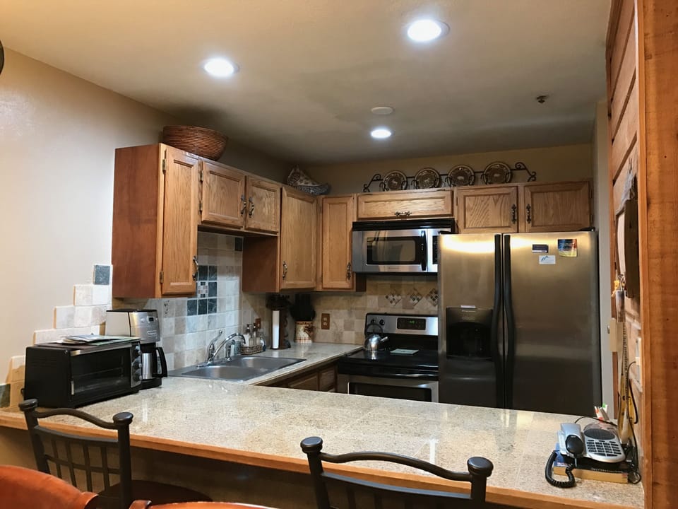 fully equipped kitchen
