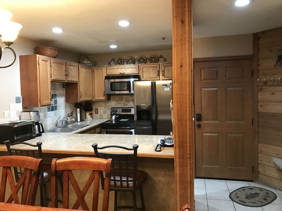 Entry into kitchen