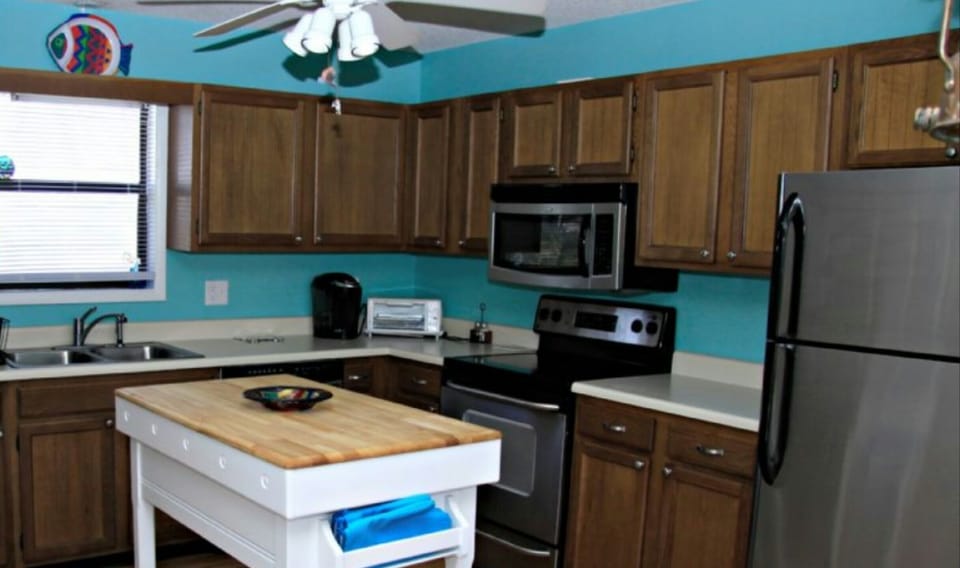 Fully equipped kitchen with Keurig and regular drip coffee