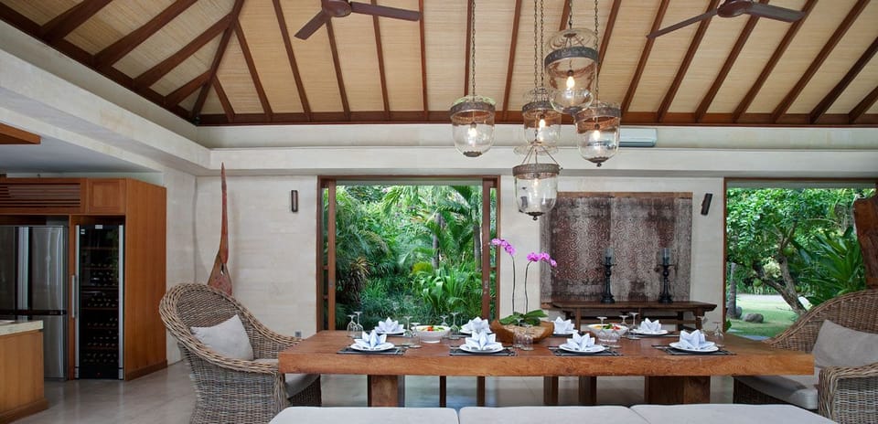 Contemporary 4 Bedroom Villa in Canggu