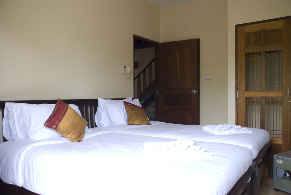 SILK - LUXURY FAMILY POOL VILLA NAIHARN