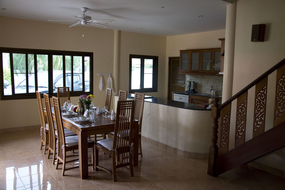 SILK - LUXURY FAMILY POOL VILLA NAIHARN