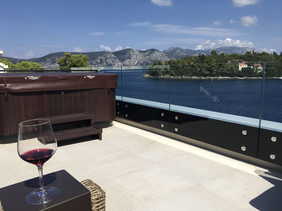 Relax in sunny, quiet and peaceful High View