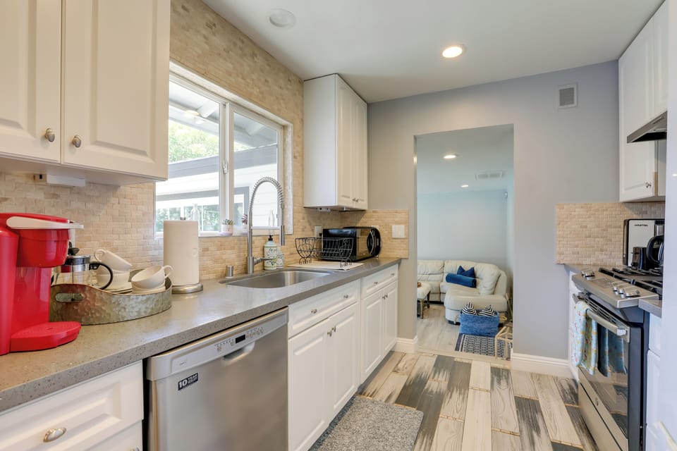 Kitchen | Toaster | Trash Bags & Paper Towels | Spices