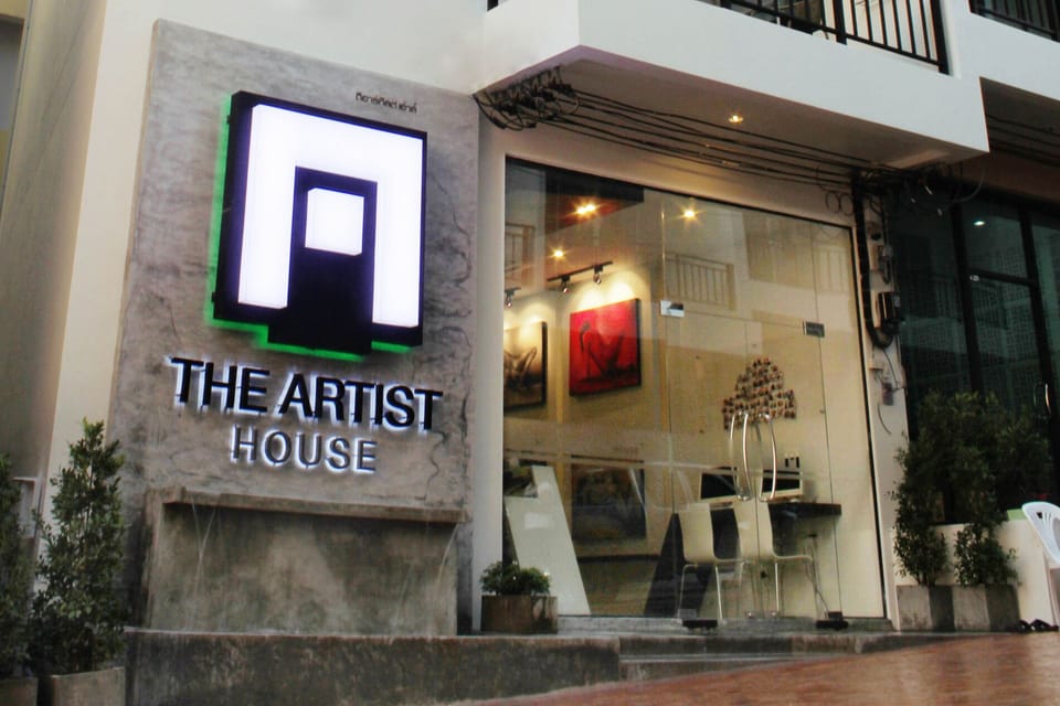 The Artist House Deluxe