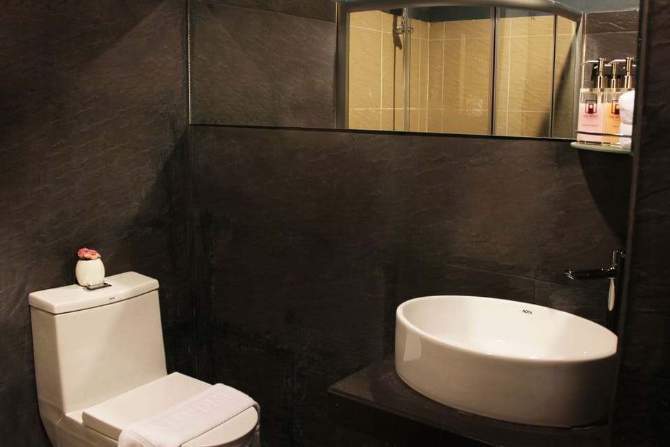 The Artist House Deluxe