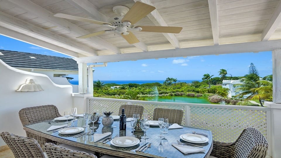Covered dining terrace