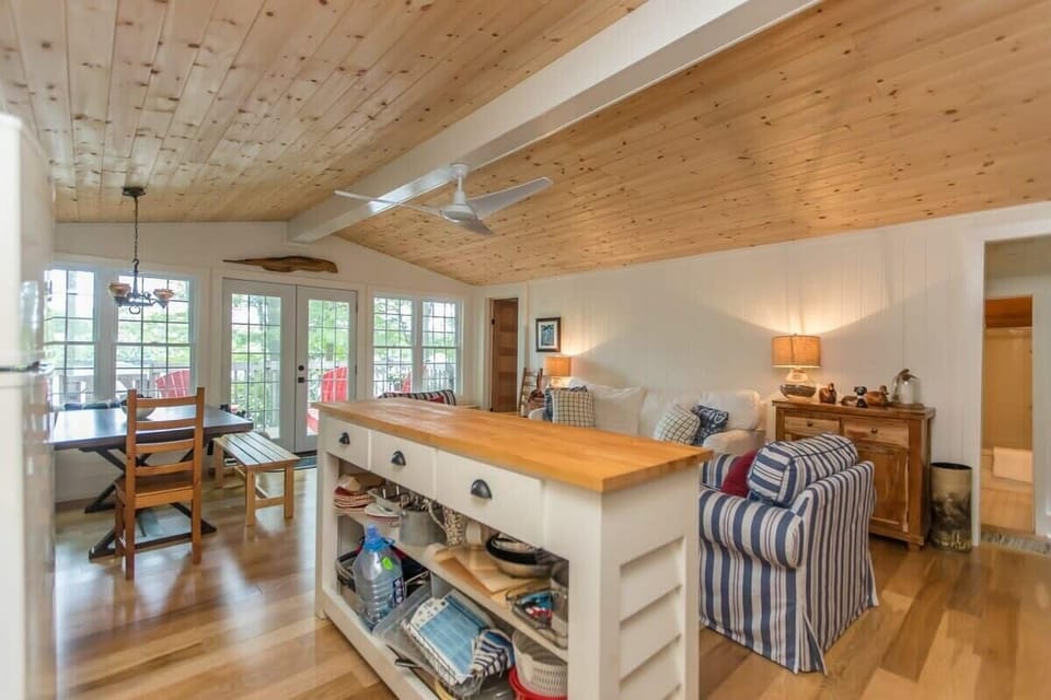 Bright open concept