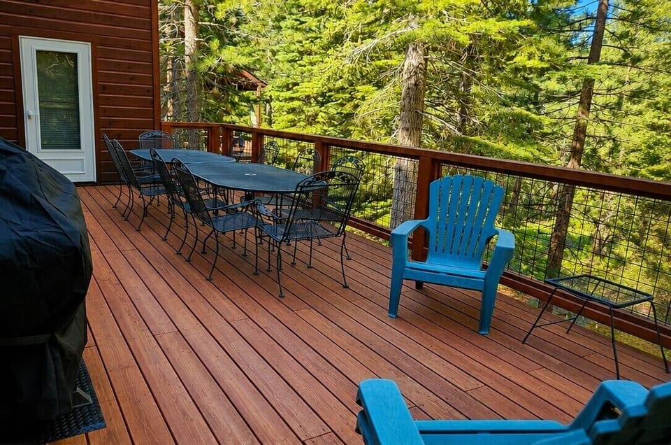 Upper deck