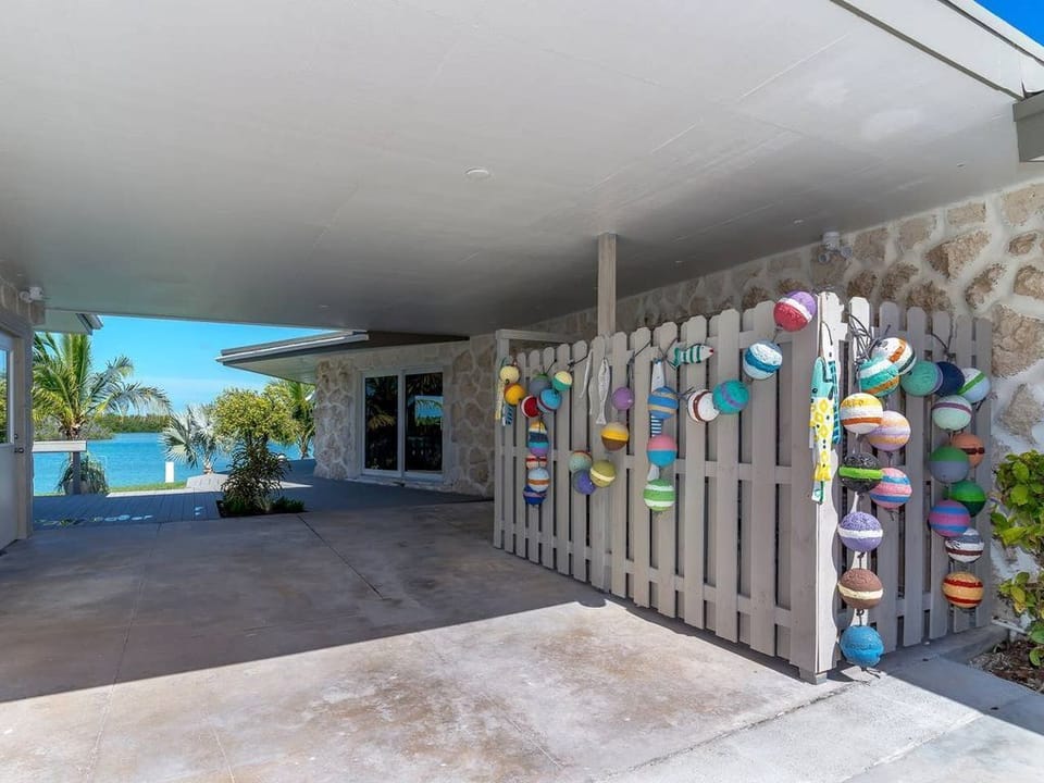Entry and Walk Up to Pirate Point Main House