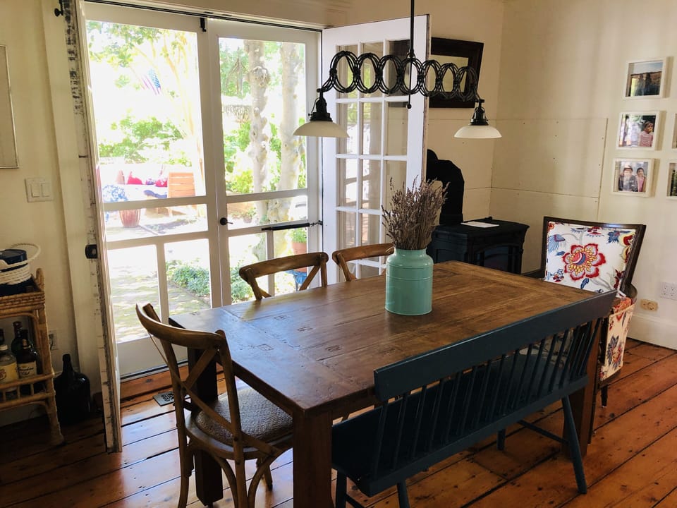 Breakfast Room 