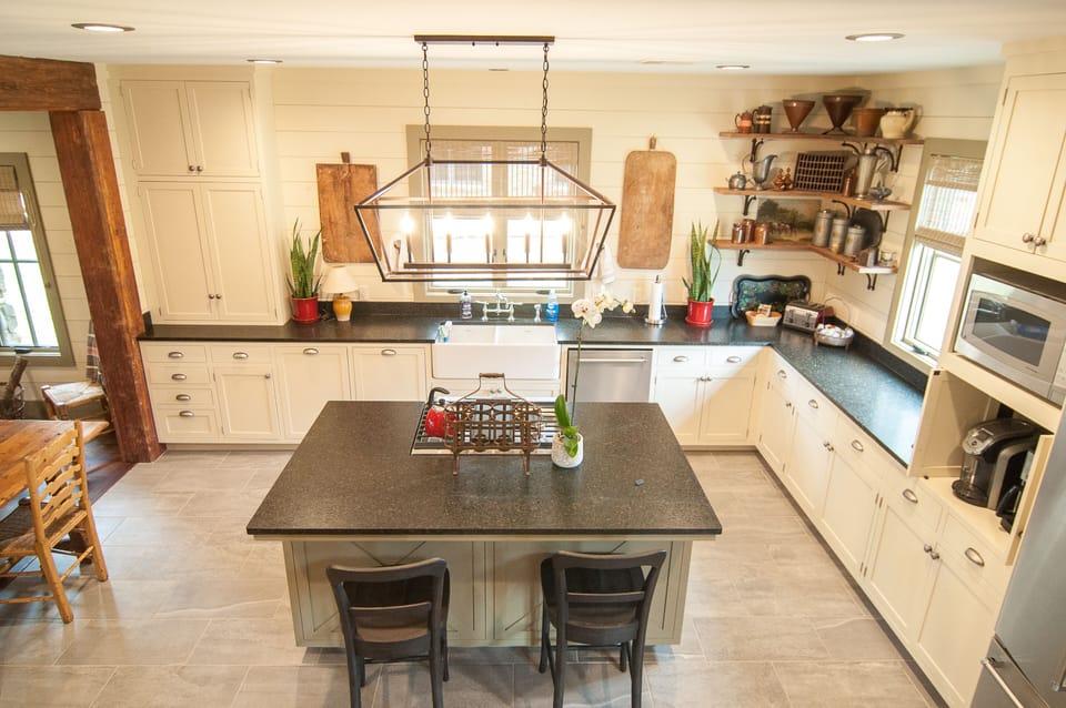 Full kitchen