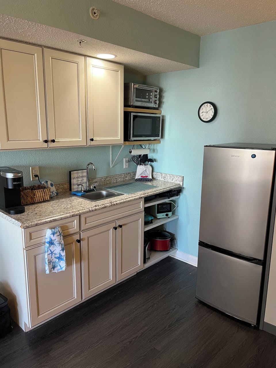 Well equipped kitchen