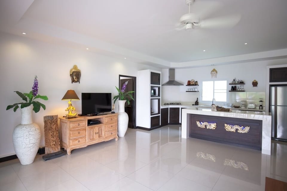 Pacotte 3BR private pool villa & garden 
