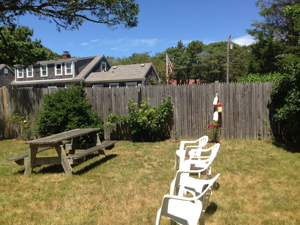 HUGE PRIVATE YARD.  PLAY BALL!  BBQ!  SUNBATHE!