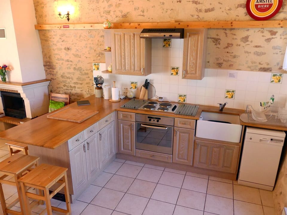 Fitted Kitchen at Wisteria Cottage