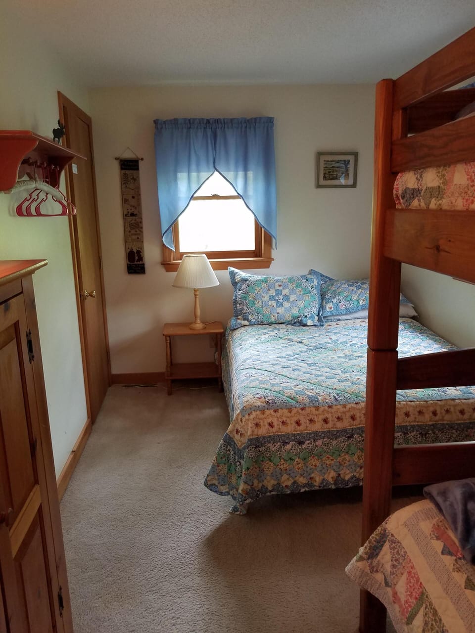 Upper level-Queen and bunk bed