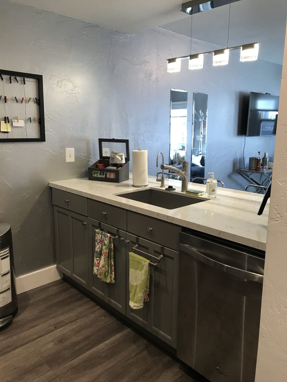 Beautiful Kitchen. Newly renovated and updated  with Island. 