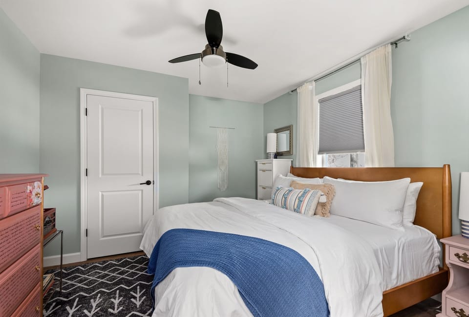 Welcome to the Little House, our furnished monthly rental in the heart of East Nashville.