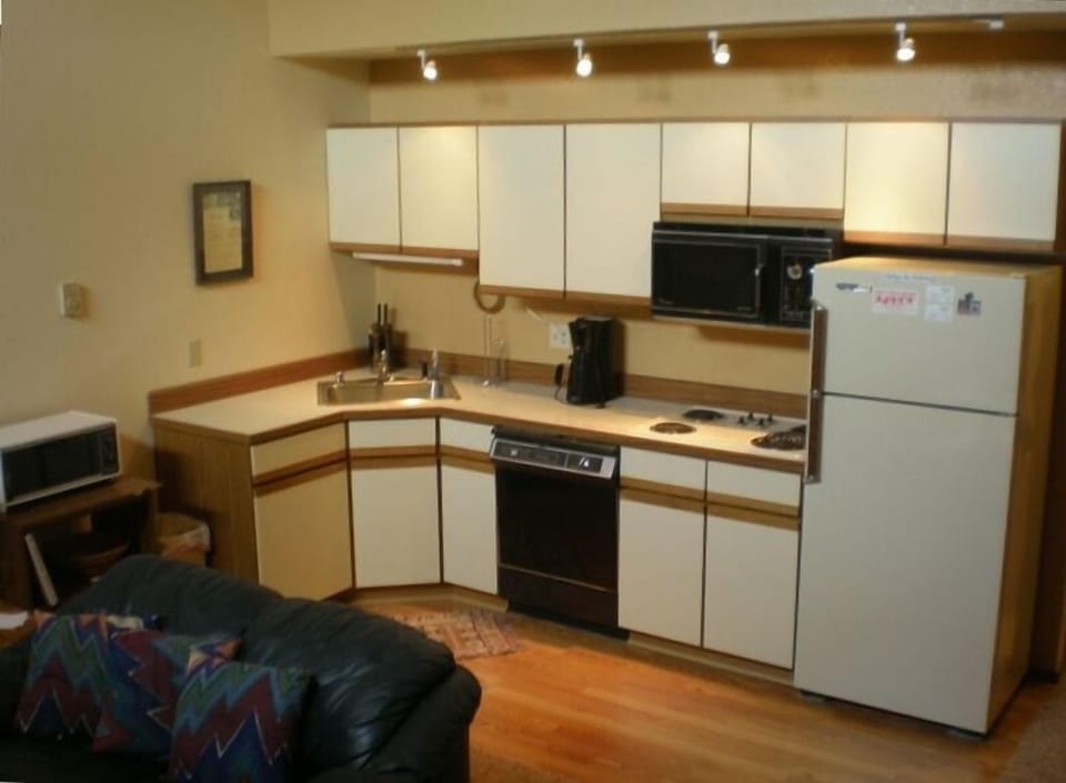 All the comforts of home including private hot tub, fireplace, and kitchenette