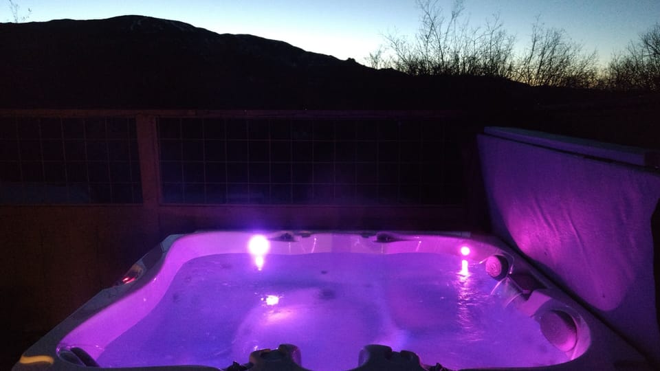 Nighttime hot-tubbing