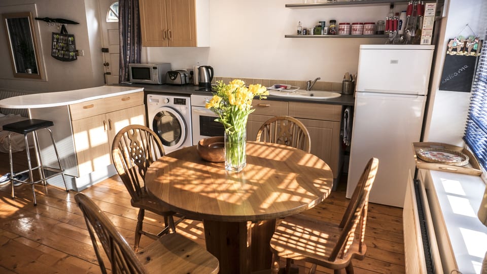 Kitchen area with dining table