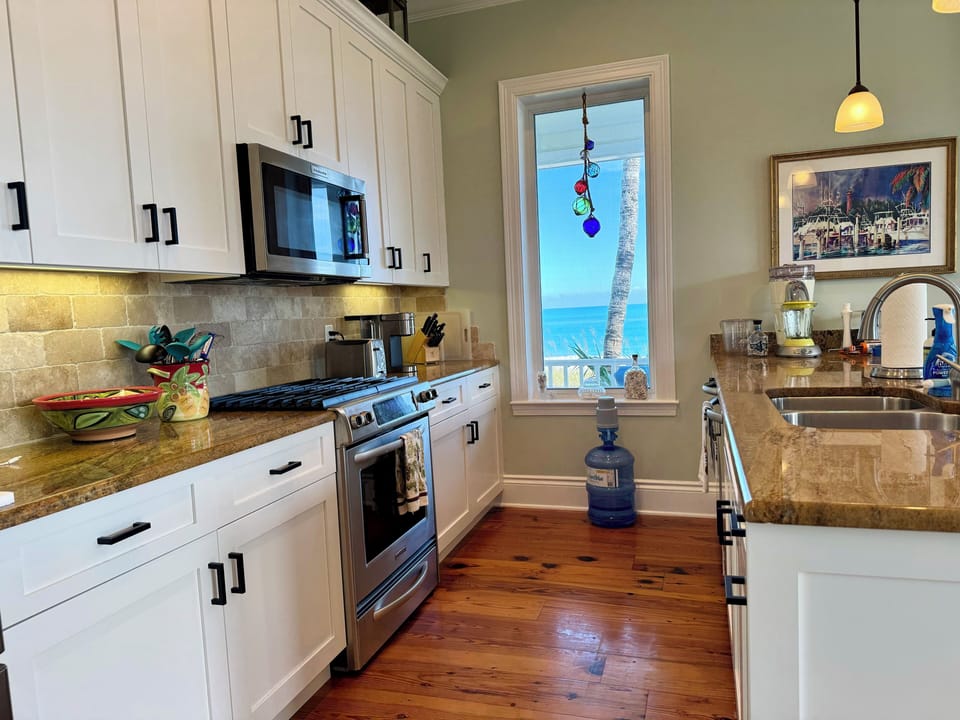 New Kitchen Cabinets!