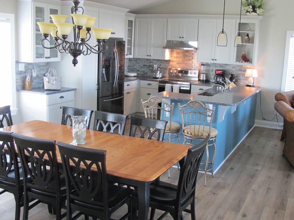 Dining/Kitchen