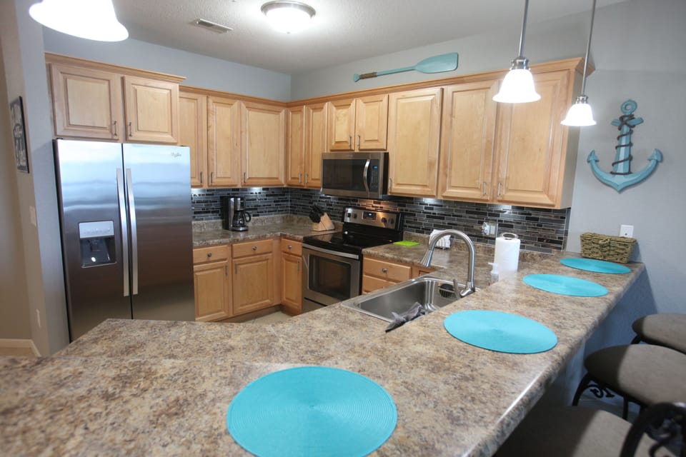 Open kitchen - perfect for entertaining!