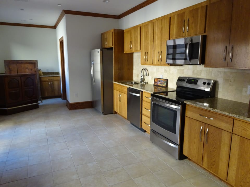 Separate kitchen available next to courtyard