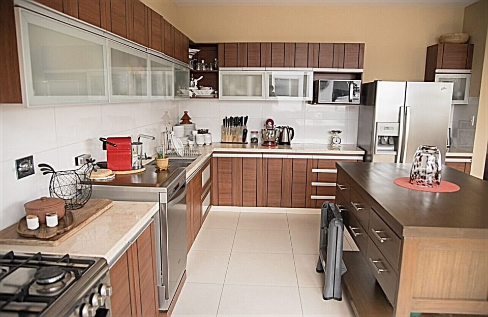 Open Kitchen.