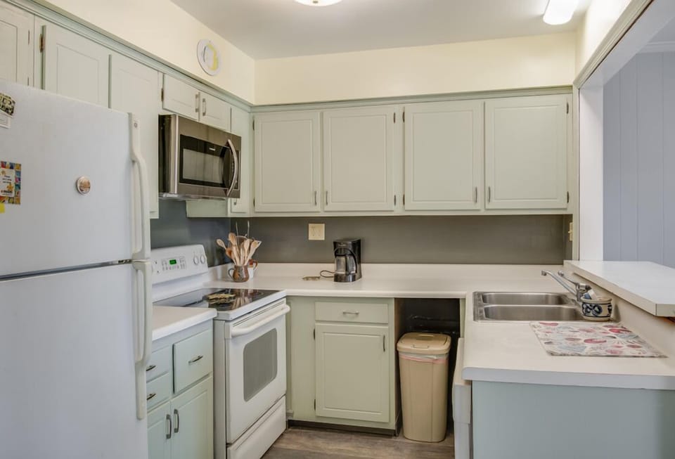 VM1: Villas M1 | Bottom Level Kitchen