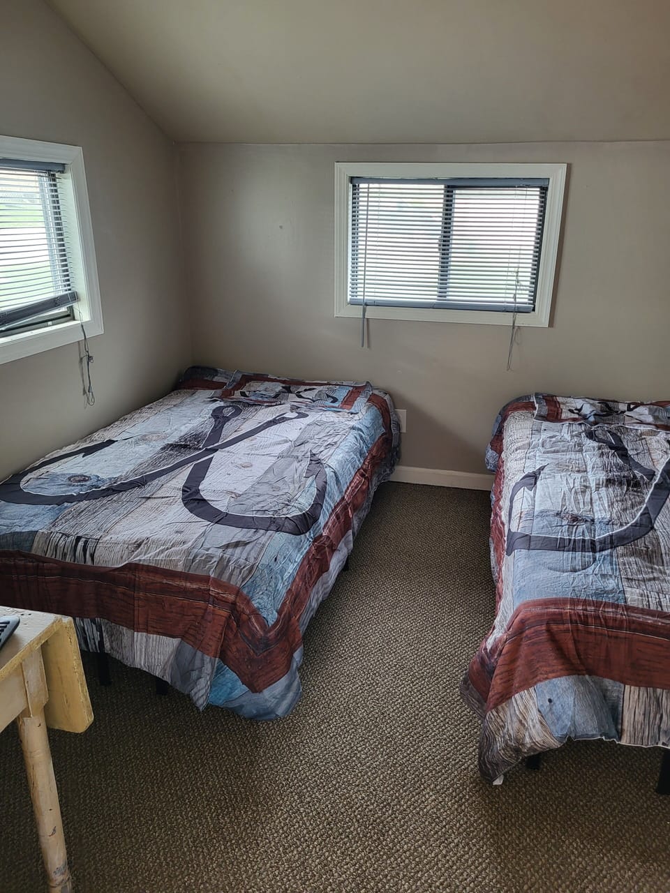front bedroom, two twins,smart tv, USB wall outlet
