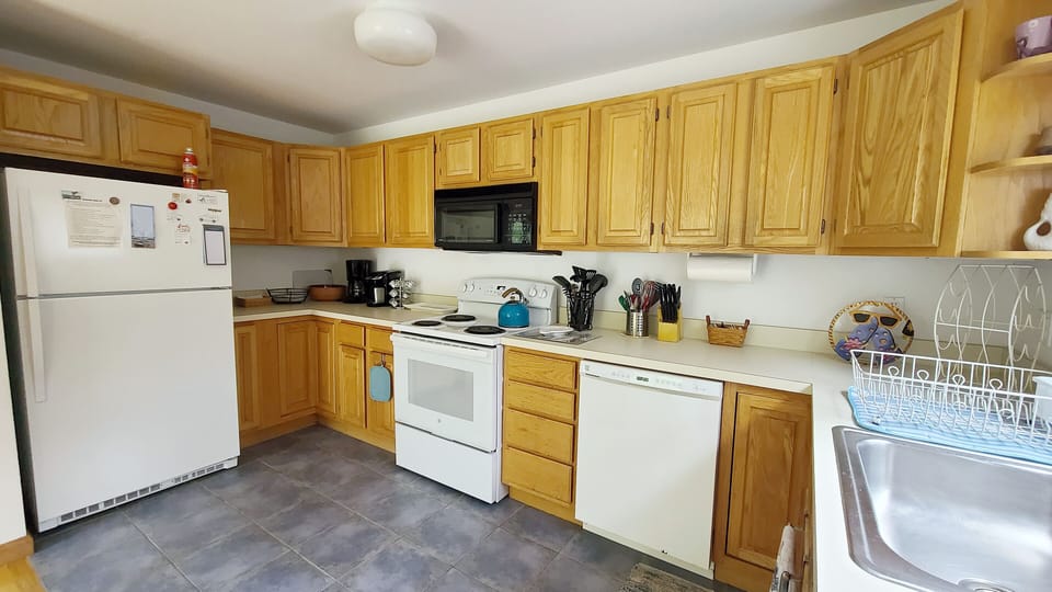 Nicely equipped kitchen